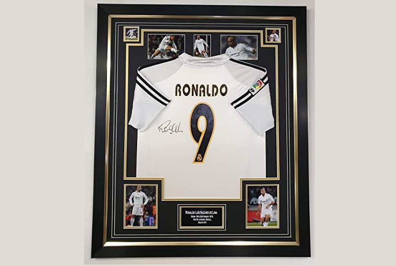 Người chơi có cơ hội sở hữu áo đấu có chữ ký của huyền thoại Ronaldo
